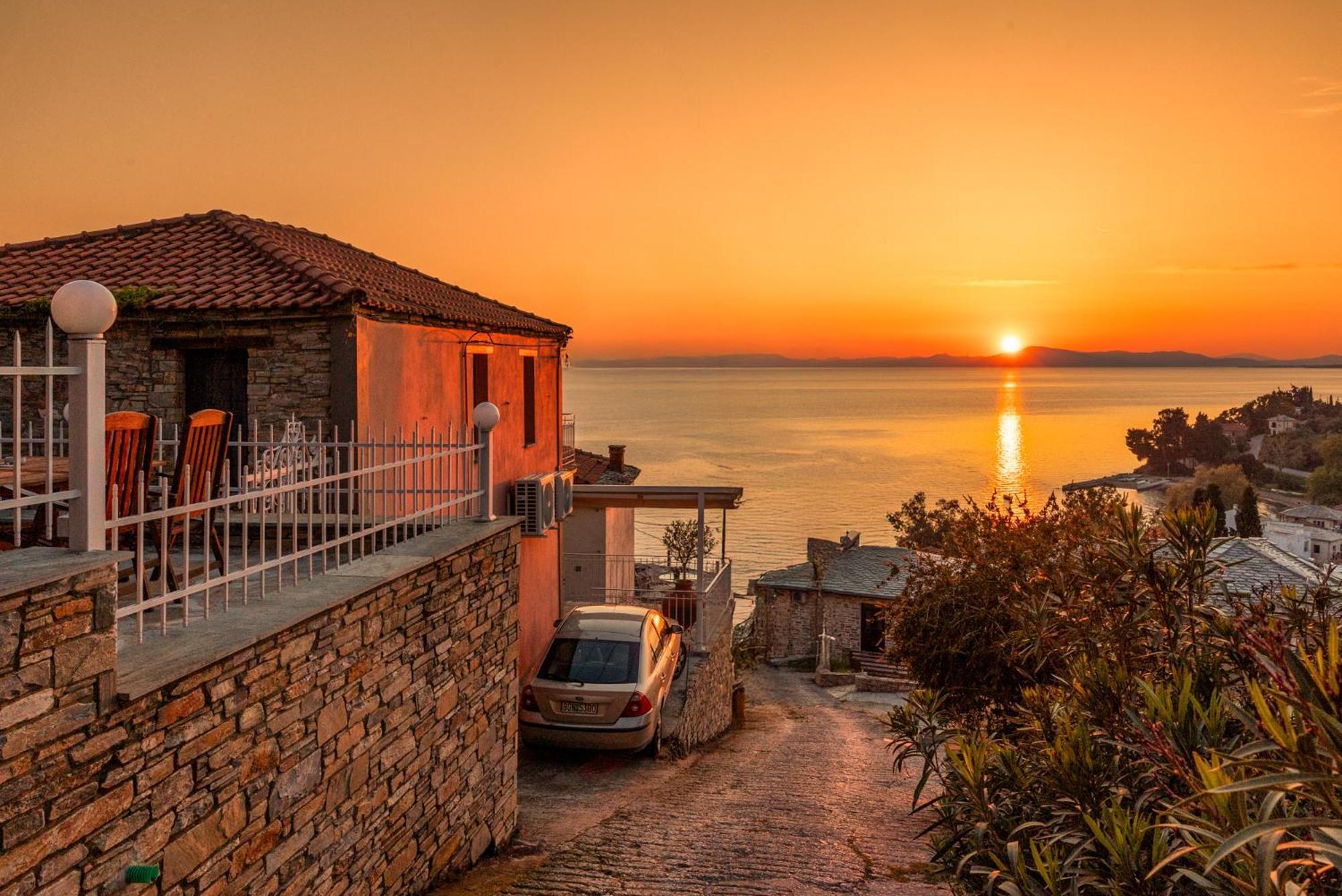 Με Θέα Το Ηλιοβασιλεμα 2 Villa Afissos Exterior foto